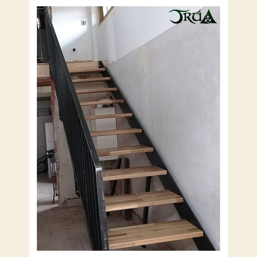 structura metalica cu stejar (1)