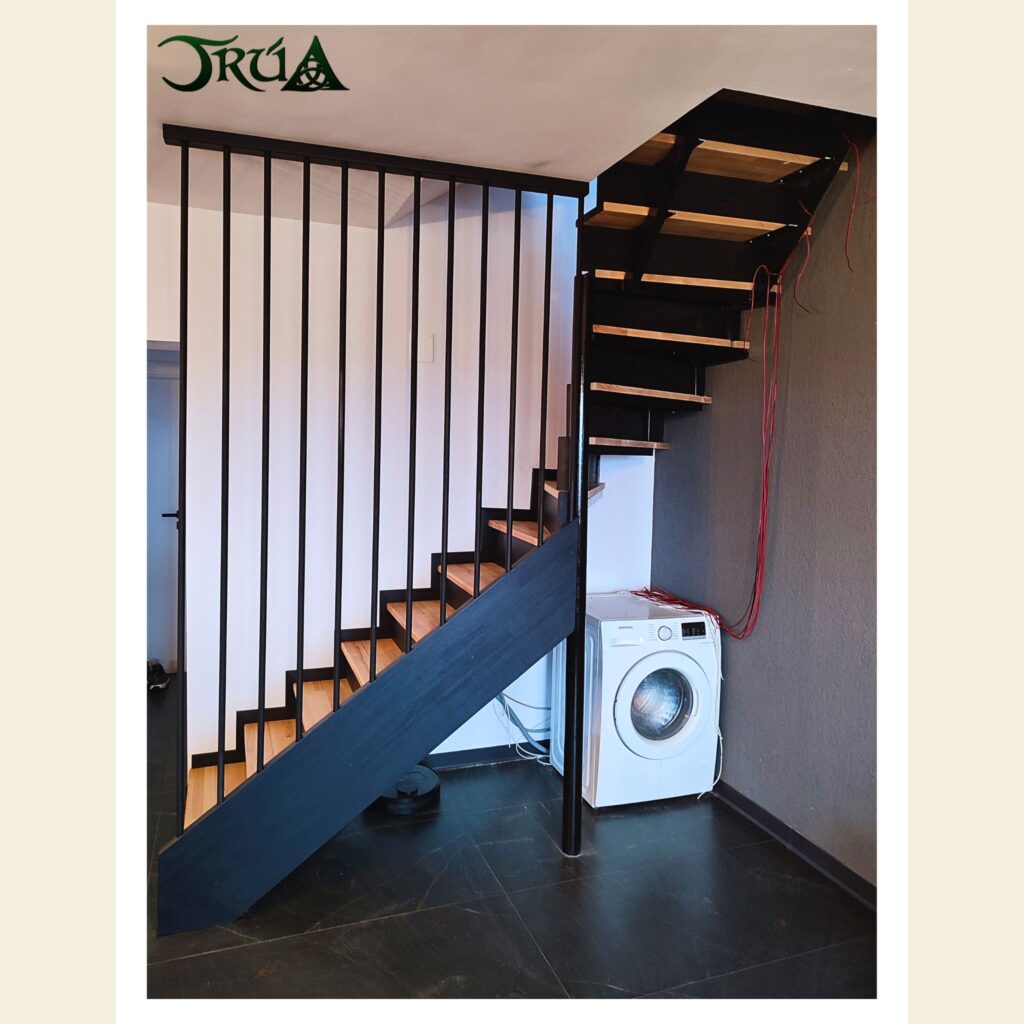12 – placare cu lemn fag scara pe structura metalica