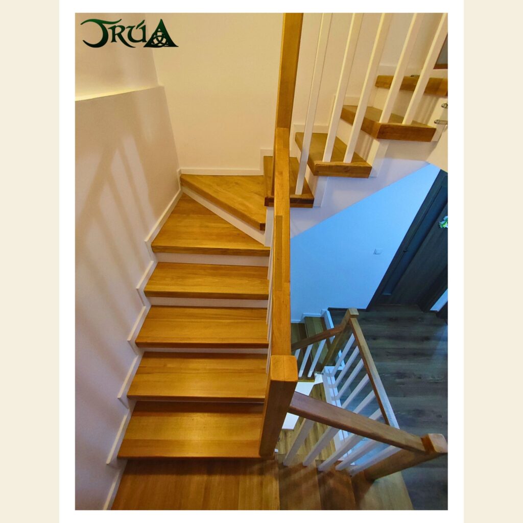 13 – placare scara lemn masiv