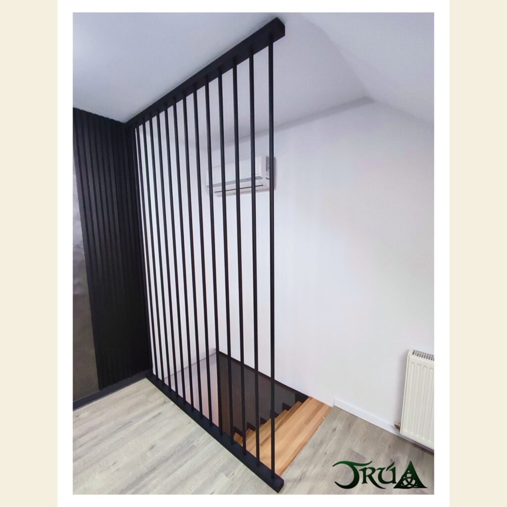 17 – placare cu lemn fag scara pe structura metalica