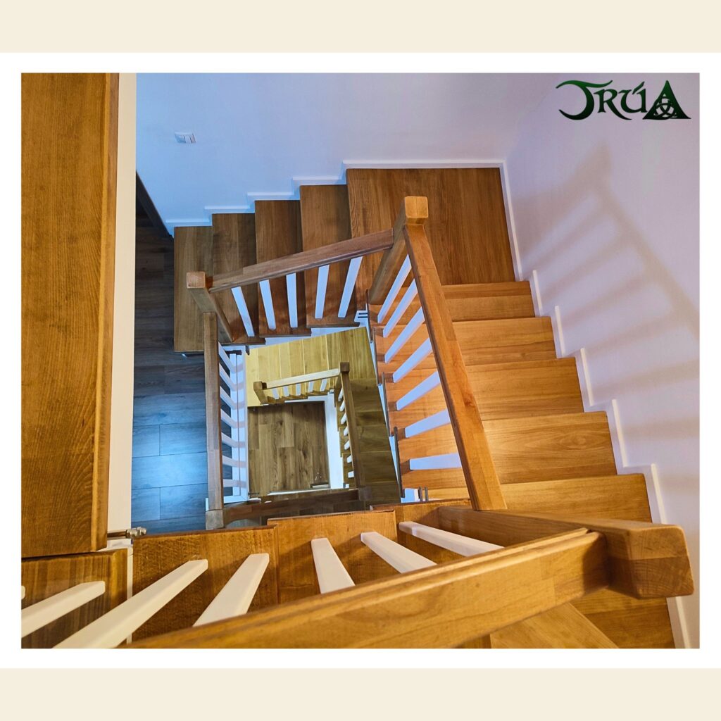 20 – placare scara lemn masiv