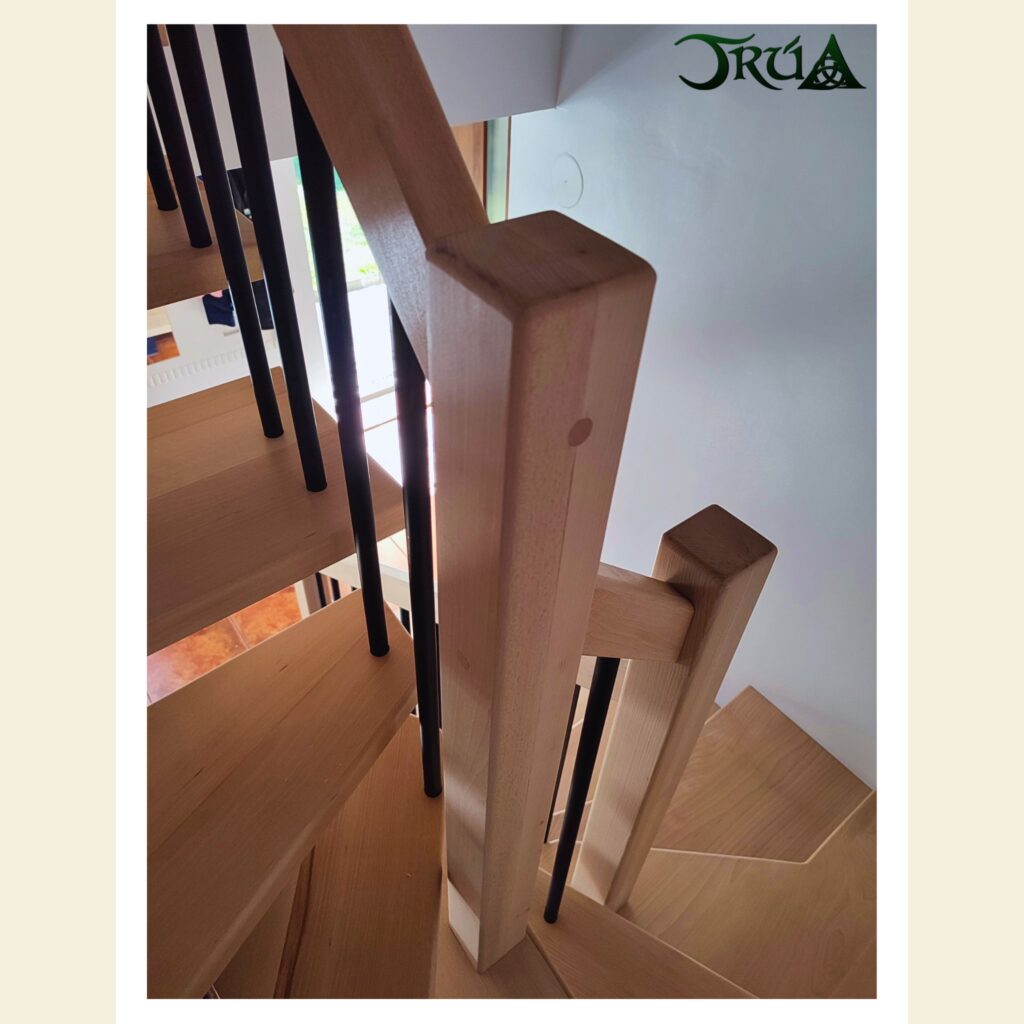 25 Placare cu lemn scara metal