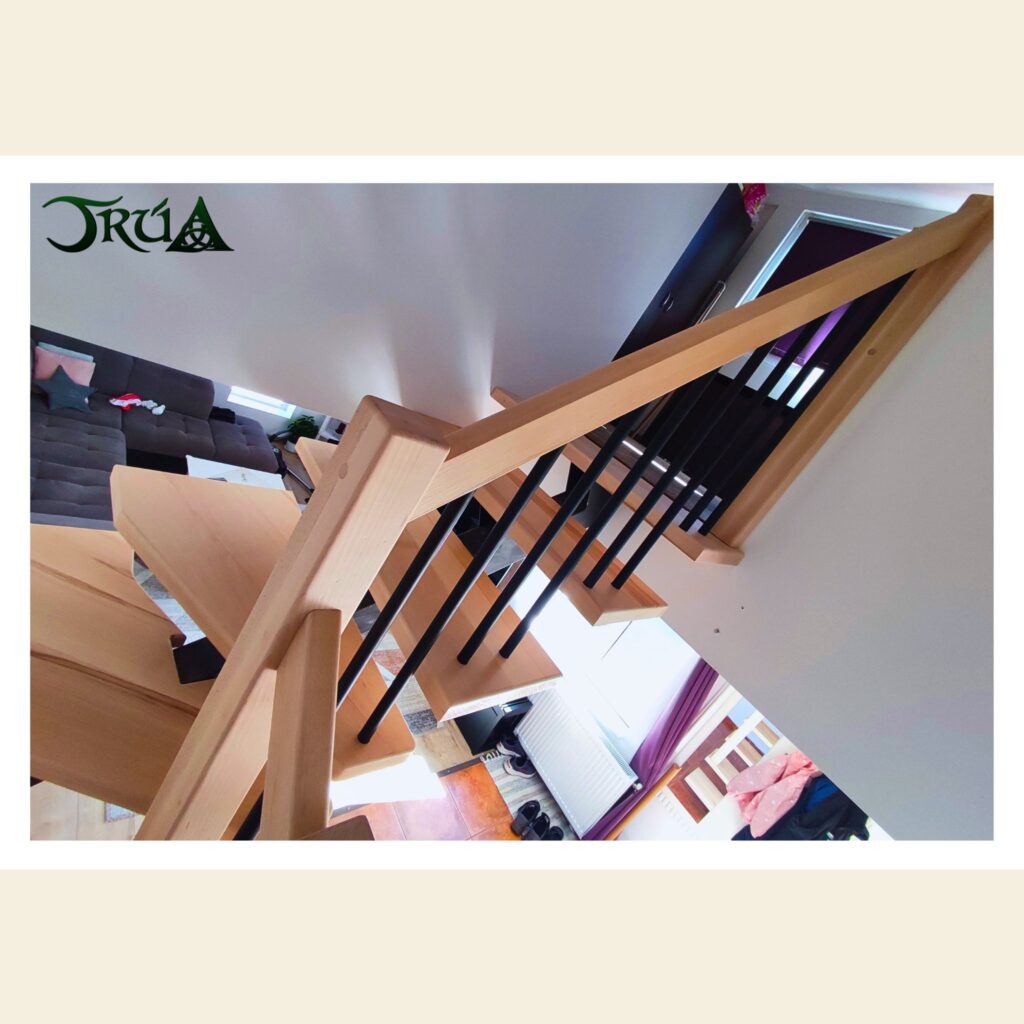 27 Placare cu lemn scara metal