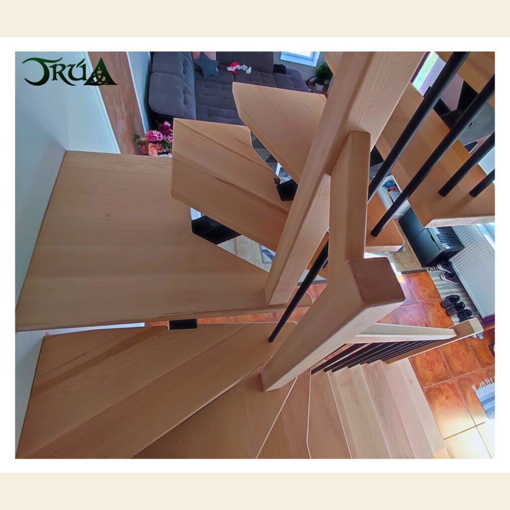 28 Placare cu lemn scara metal