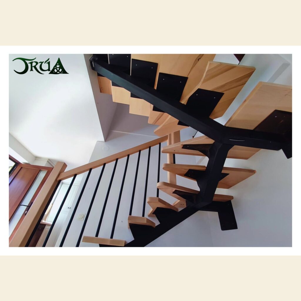 36 Placare cu lemn scara metal