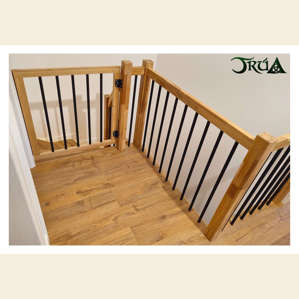 9 Balustrada lemn metal cu portita copii