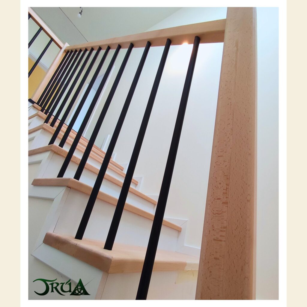 3 balustrada lemn metal scara interioara