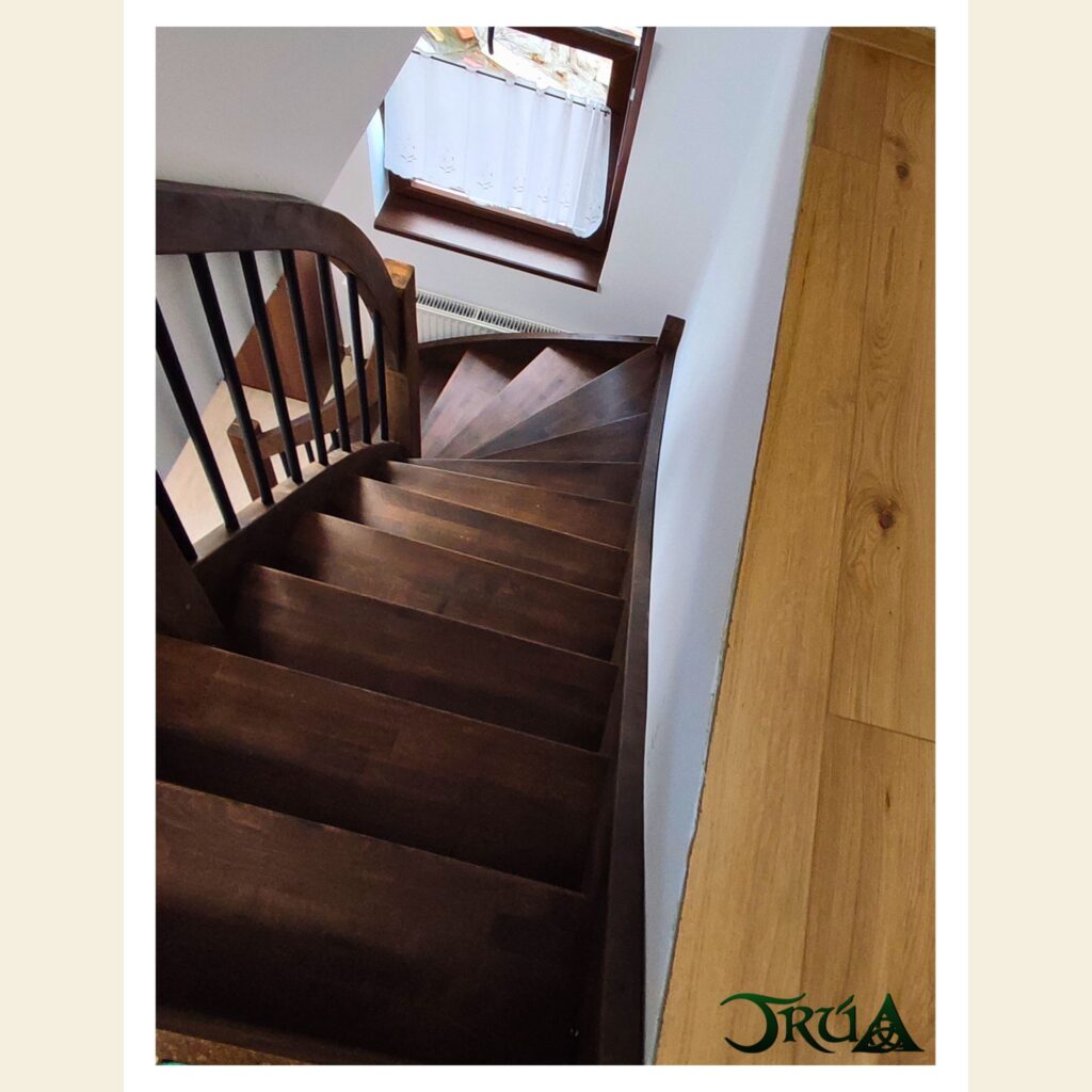 24 scara structura lemn
