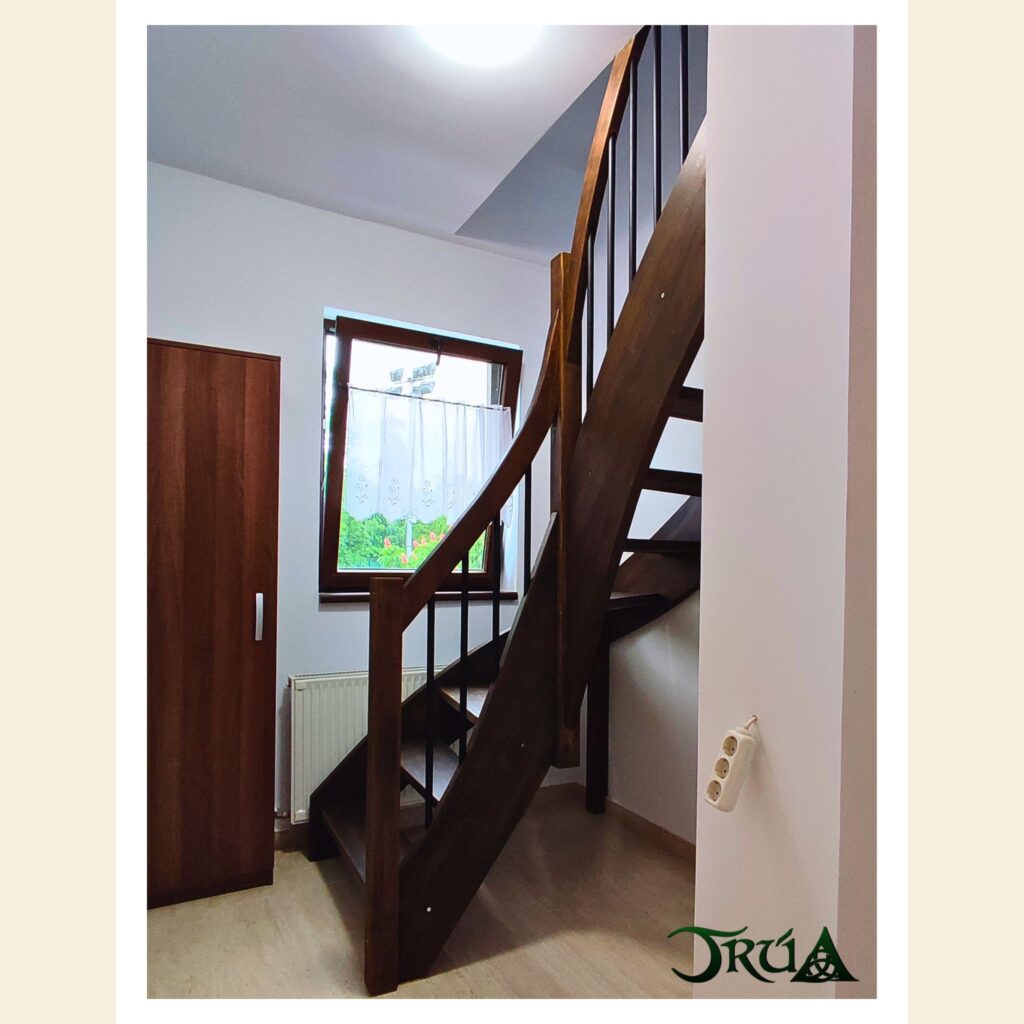 3 scara structura lemn