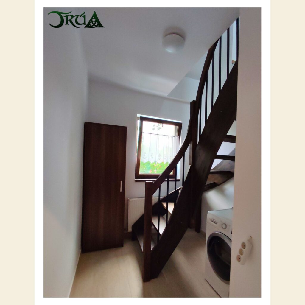 32 scara structura lemn