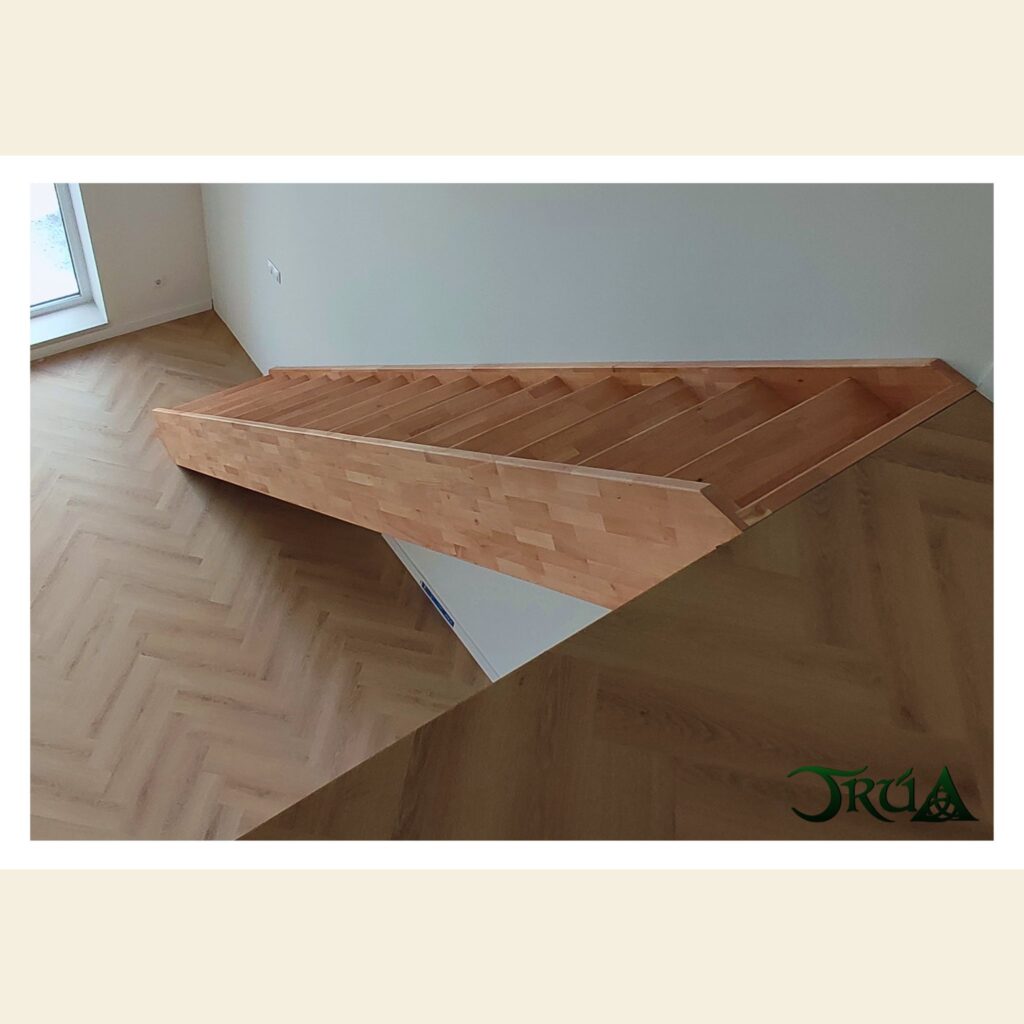 14 scara structura lemn masiv