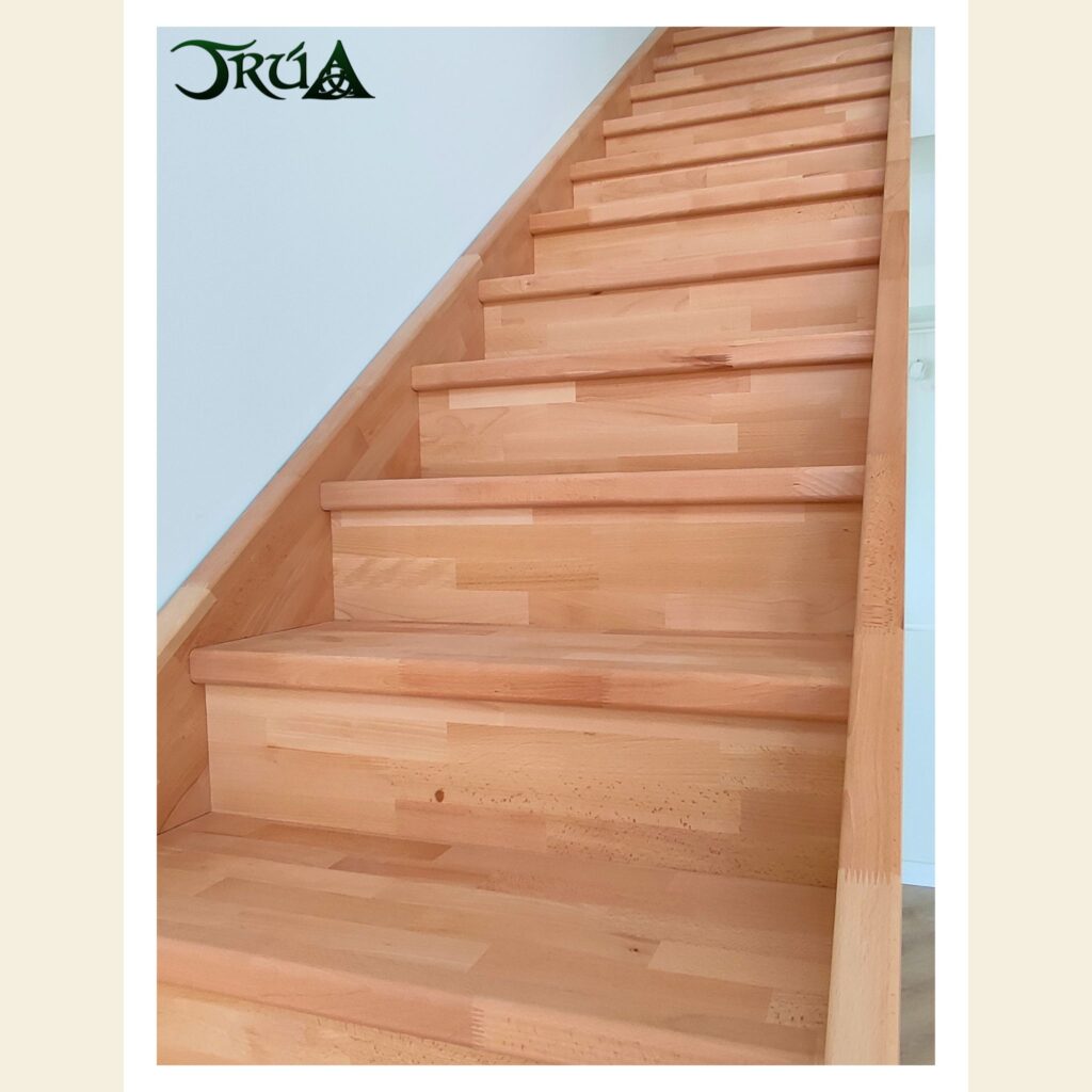 16 scara structura lemn masiv