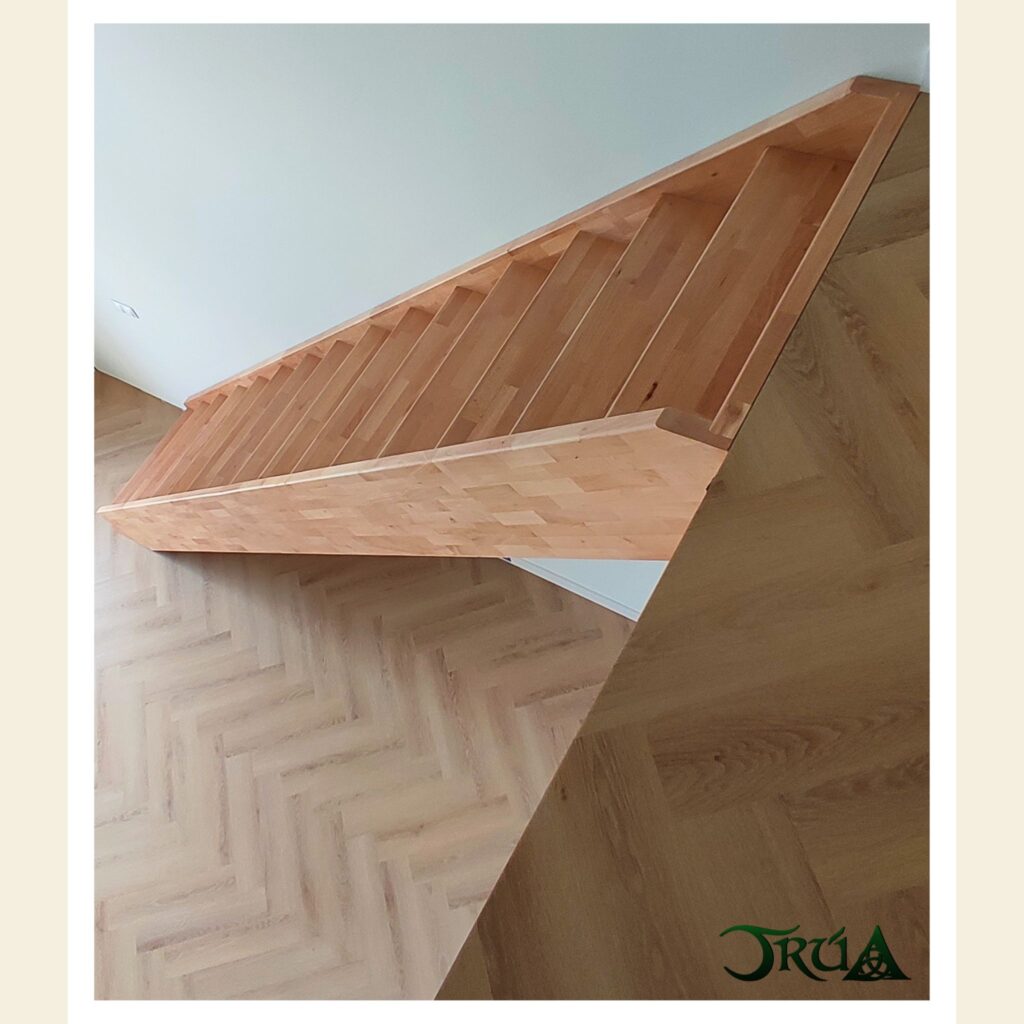 20 scara structura lemn masiv