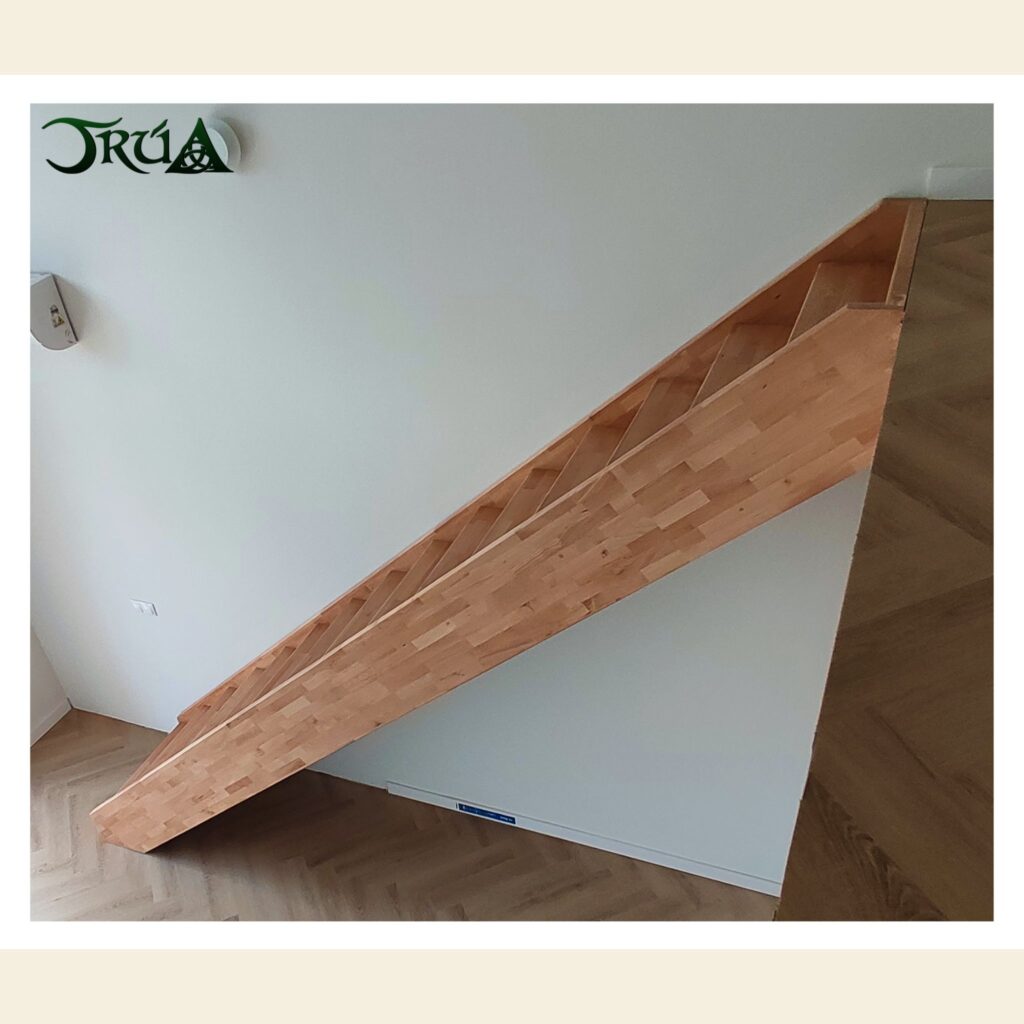 23 scara structura lemn masiv