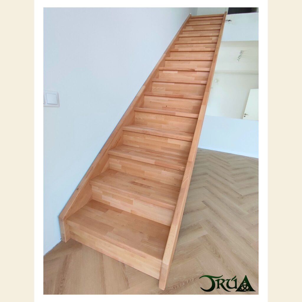 8 scara structura lemn masiv