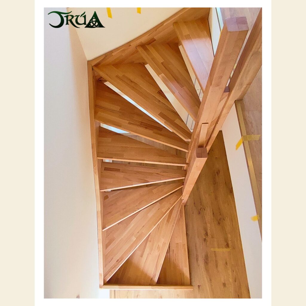 14 scara structura lemn masiv