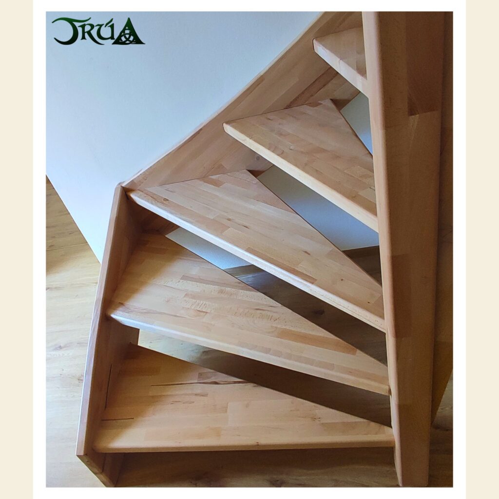 7 scara structura lemn masiv